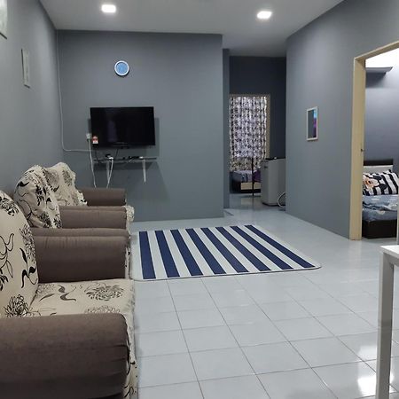 Anis Homestay Gua Musang Exterior foto