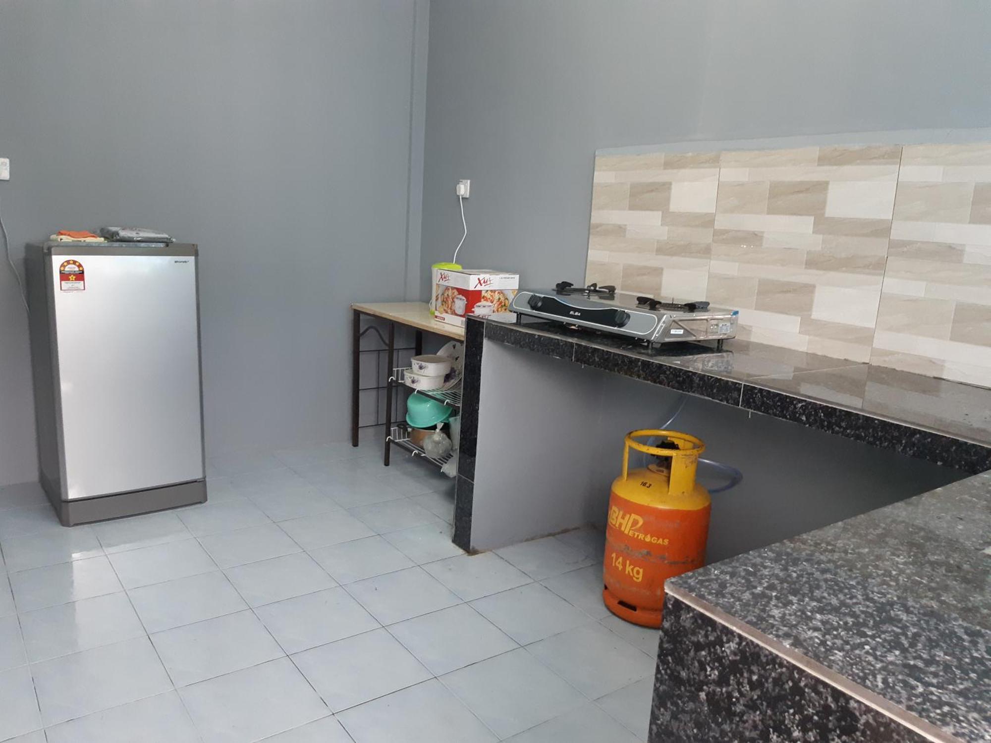Anis Homestay Gua Musang Exterior foto